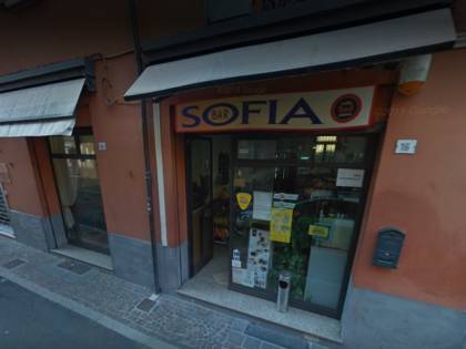 Magrebino molesta ragazza: rissa fra stranieri in strada, panico fra i passanti